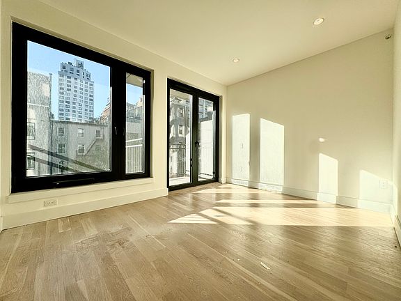 5th image of 260 Gold St APT 318