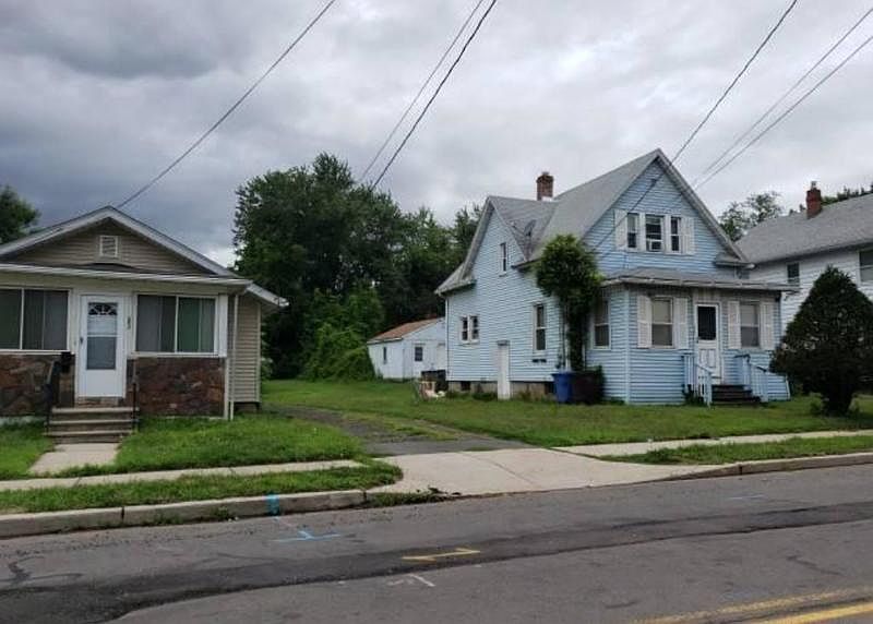 2nd image of 288 Stanley St