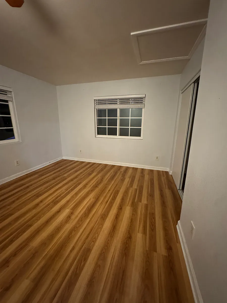 Building Photo - 658 E Alvarado St
