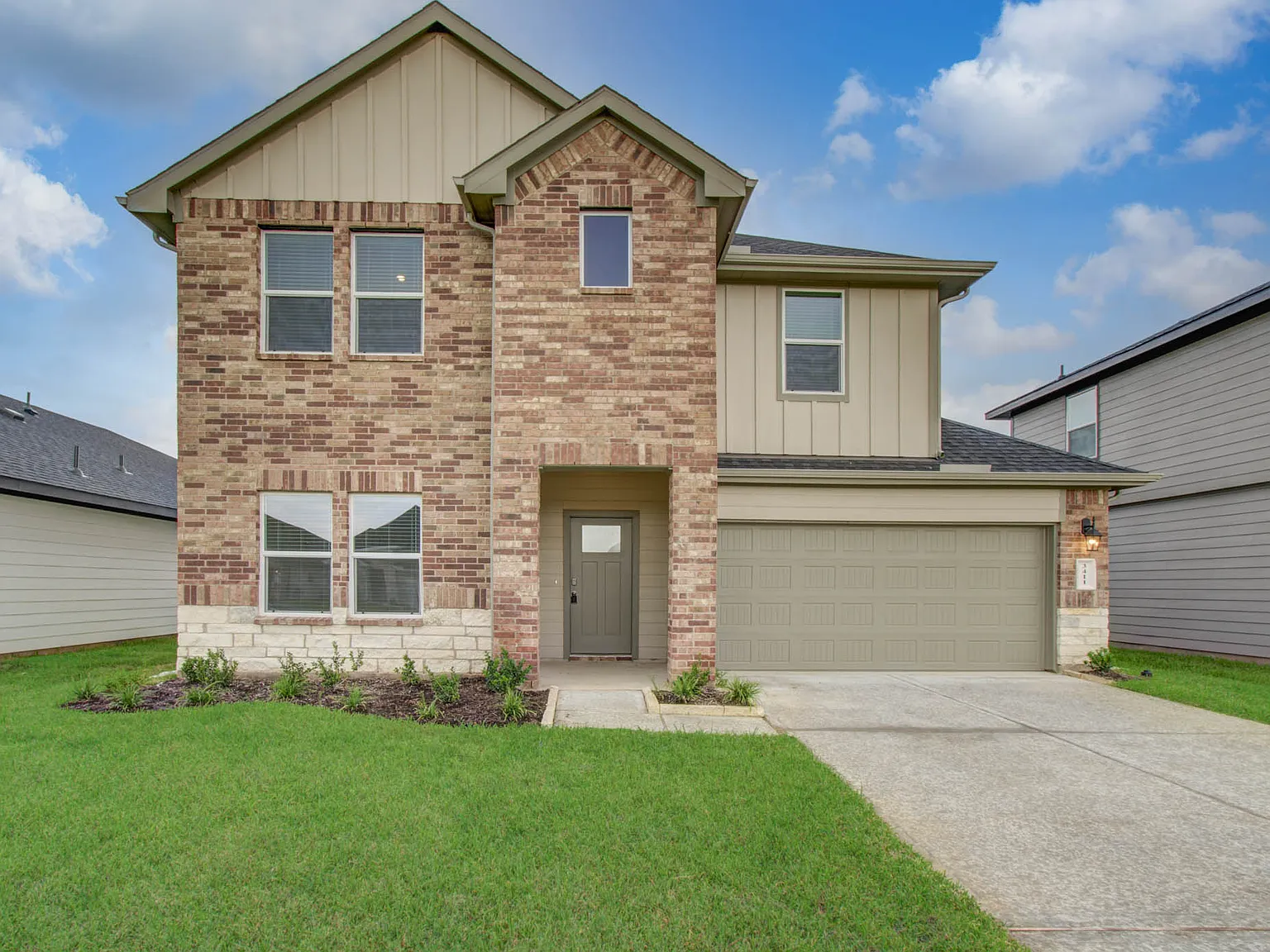 3411 Ashe Landing Dr — Photo 1