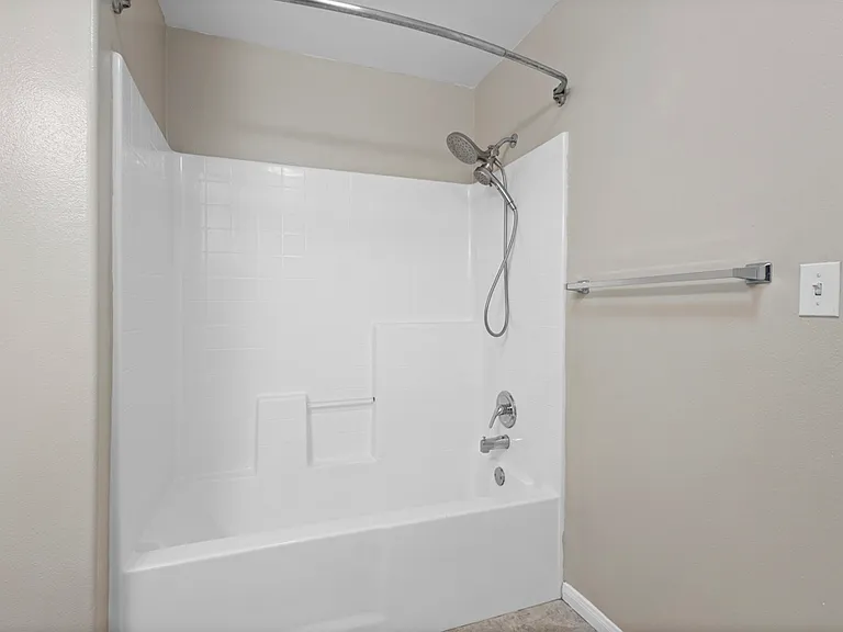 Bedroom 3 Full Bathroom