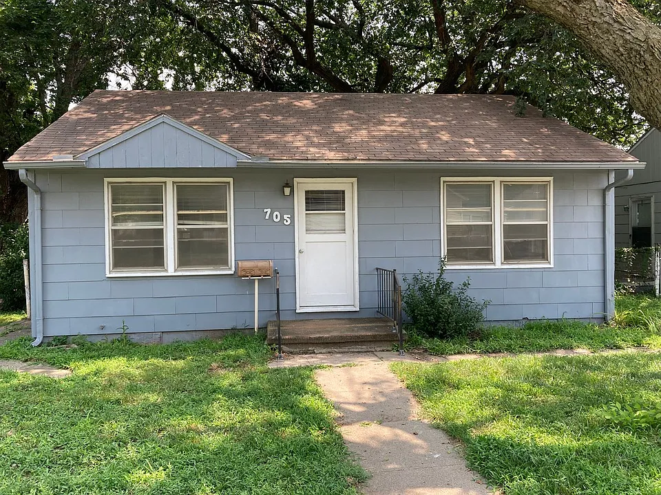 705 N Eisenhower Dr