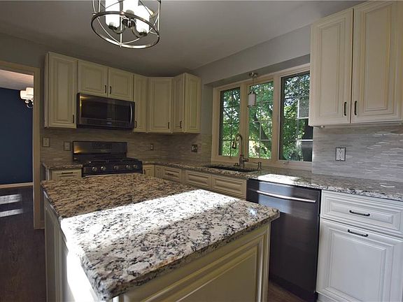 3rd image of 8511 Shorthorn Dr
