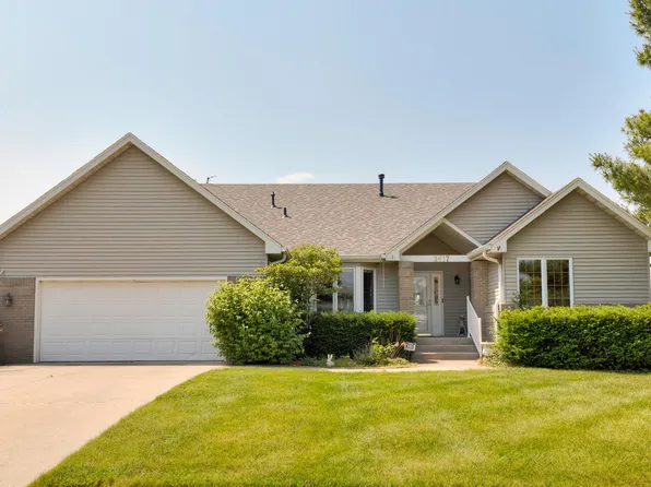 2617 E Leach Ave, Des Moines, IA 50320