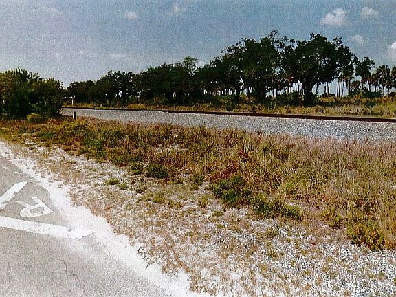 3rd image of 11085 Old Dixie Hwy
