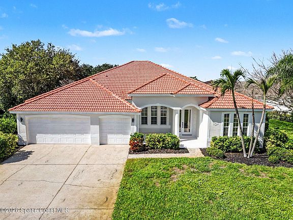 2nd image of 572 Oceanside Blvd