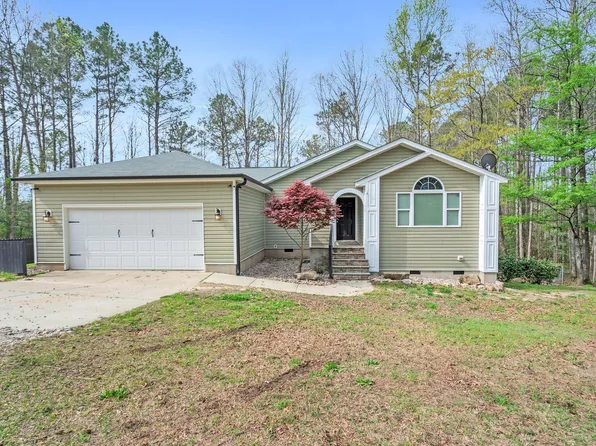 1105 Country Club Ln, Zebulon, NC 27597