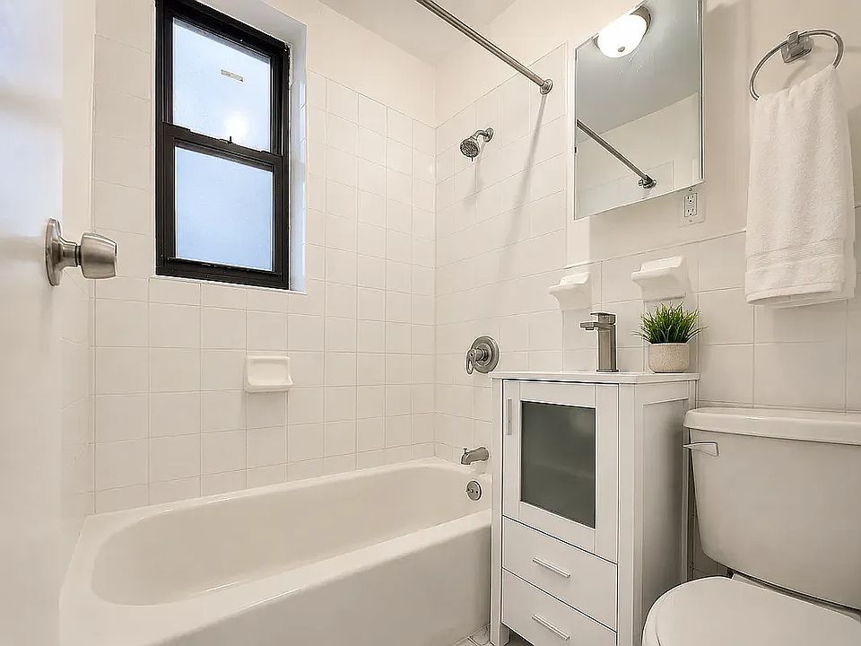 2nd image of 444 17th St #2