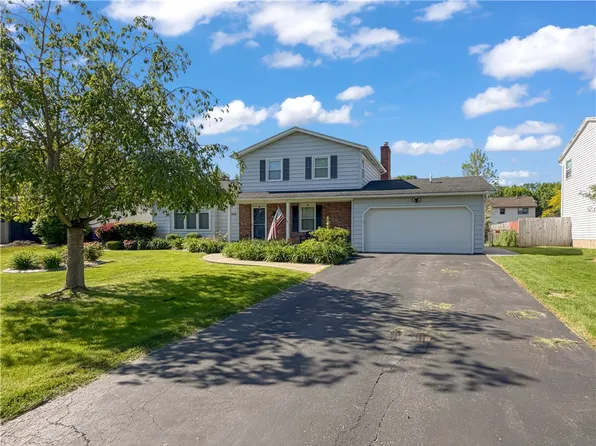 388 Olde Harbour Trl, Rochester, NY 14612