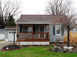 849 Mannering Rd, Eastlake, OH 44095
