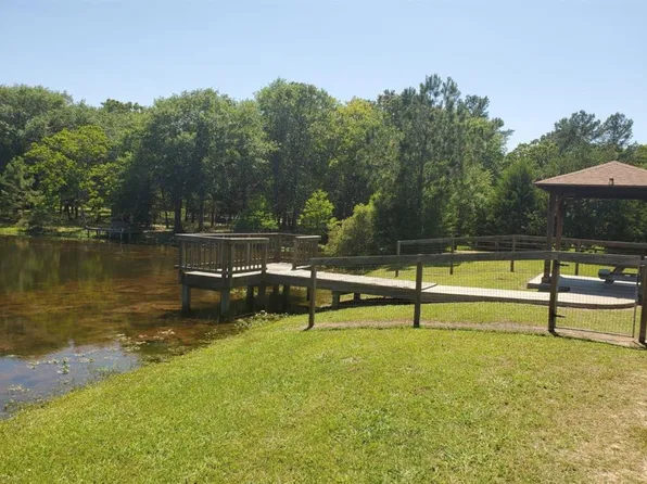 29044 Red Fox Dr, Hempstead, TX 77445