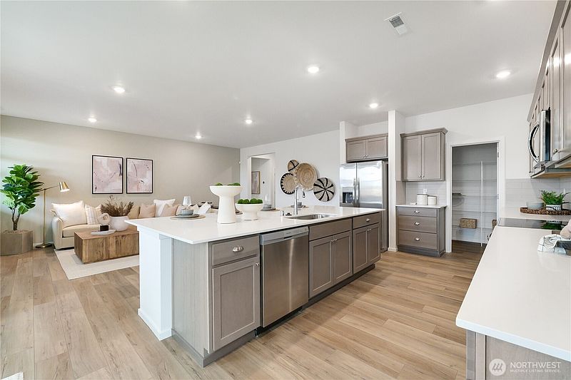 3rd image of 61 Twilight Mist Lane