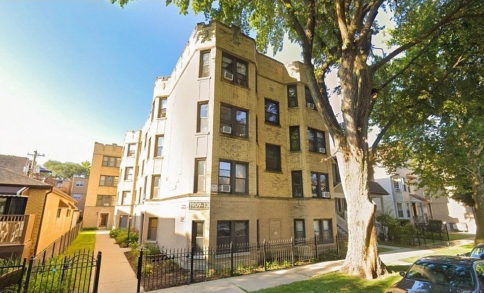 1st image of 1915 W Larchmont Ave #3C