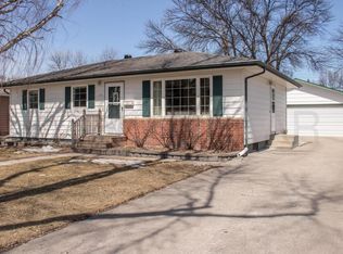 818 19th Ave S, Grand Forks, ND 58201