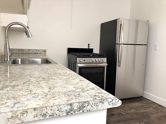 4th image of 3952 Georgia St