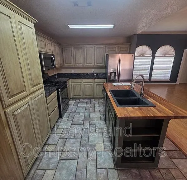 5203 Canadian Ave — Photo 7