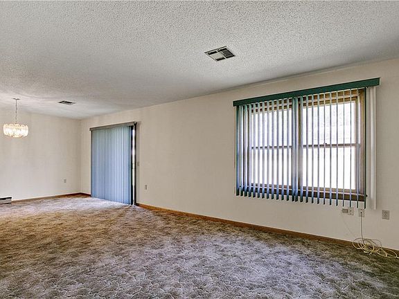 3rd image of 8214 E 189th Ter