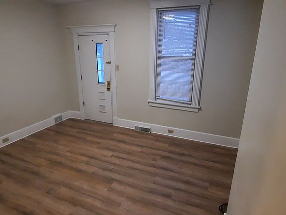 3rd image of 1480-1482 Crane Ave