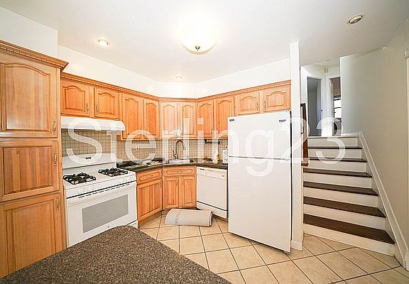 5th image of 149-37 88th St #3