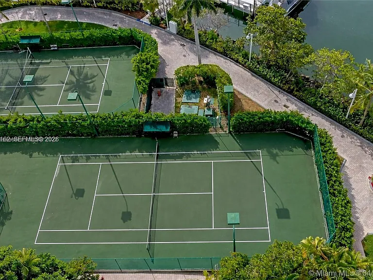 16445 Collins Ave #425 — Photo 40
