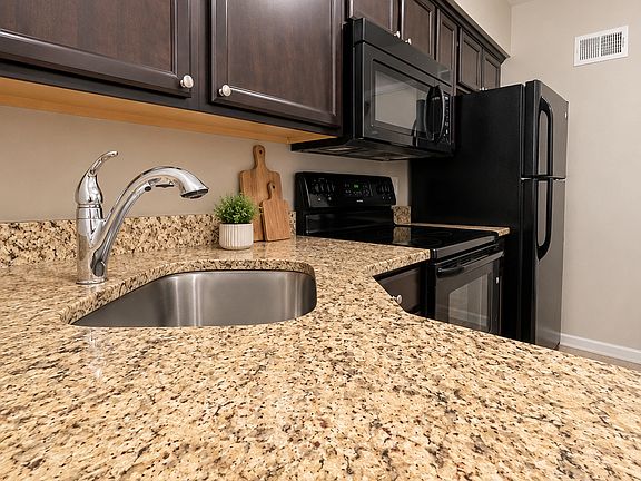3rd image of 6931 Nagel Ave #1E