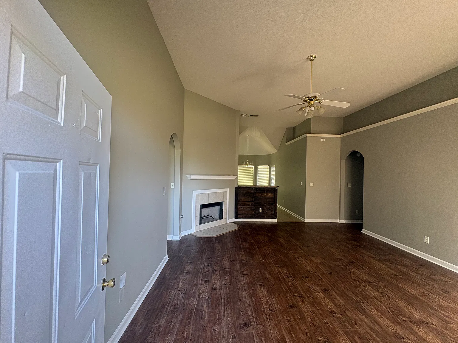 3-Bedroom, 2-Bathroom Home with Garage! — Photo 3