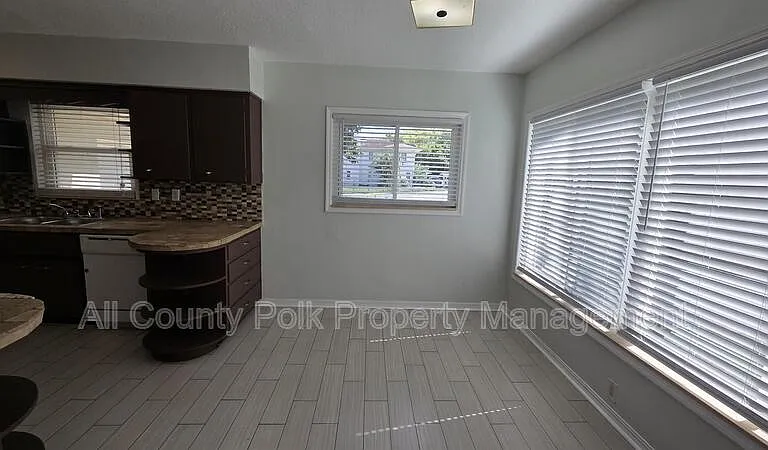 925 Sikes Blvd — Photo 10
