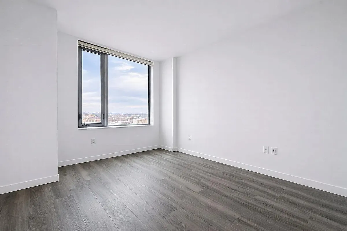 1524 Sheepshead Bay Road — Photo 4