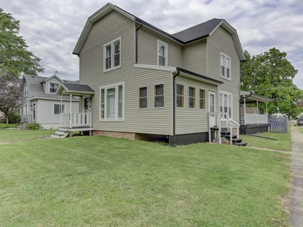 300 N Maple St, Grant Park, IL 60940