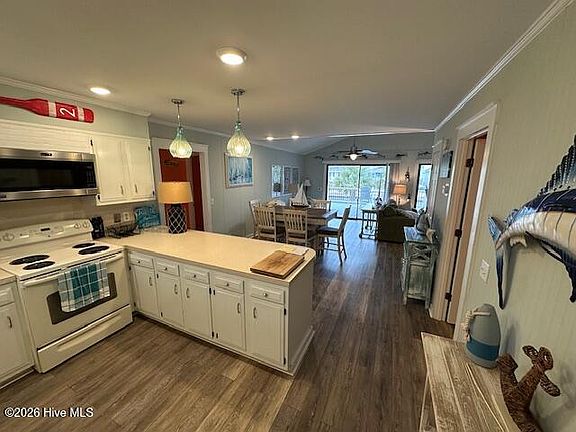 2nd image of 38 Newport St