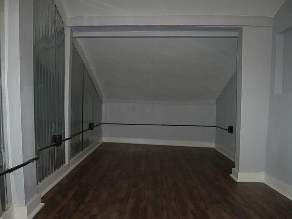 5th image of 4630 Woodside St Unit 3