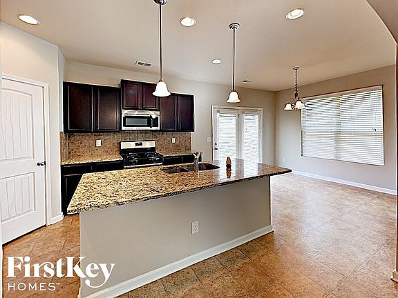 3rd image of 2648 Cornwall Dr