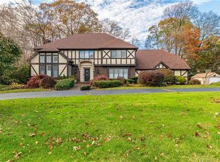 27 Cloverdale Ave, Shelton, CT 06484