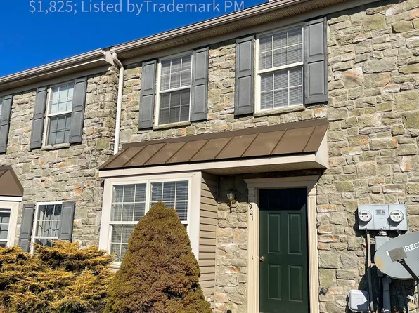 1921 Shady Oak Dr, Mount Joy, PA 17552