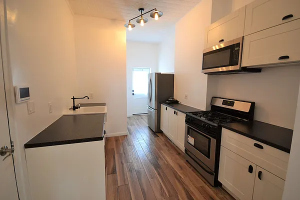 Rented by Bold New York | media 16