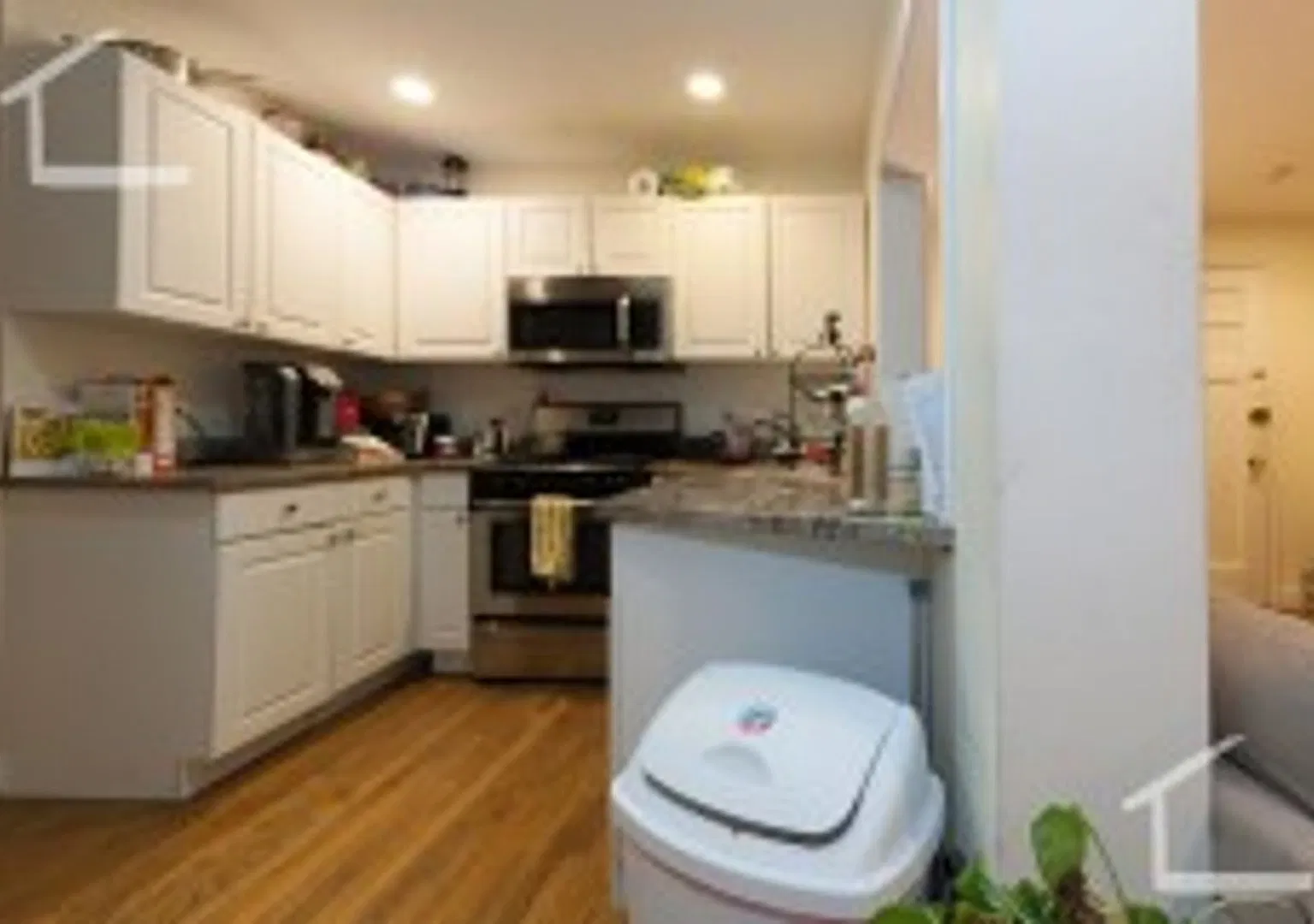 Bu Central Campus 4 Bed/2 Bath Condo On Egmont St For September 1st, 2027. No Broker Fee — Photo 2