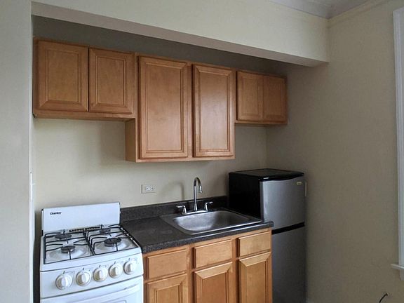 2nd image of 4542 N Damen Ave #405