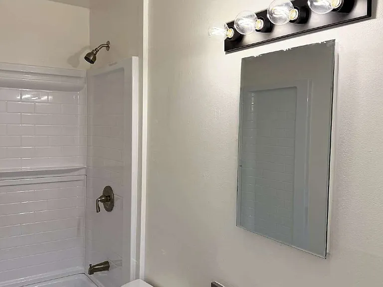 152 Andrieux St — Photo 13