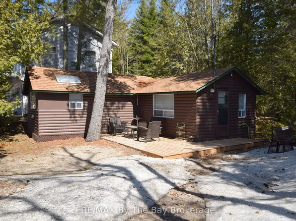 465 Bluewater Ln, Wasaga Beach, ON L9Z 2P5