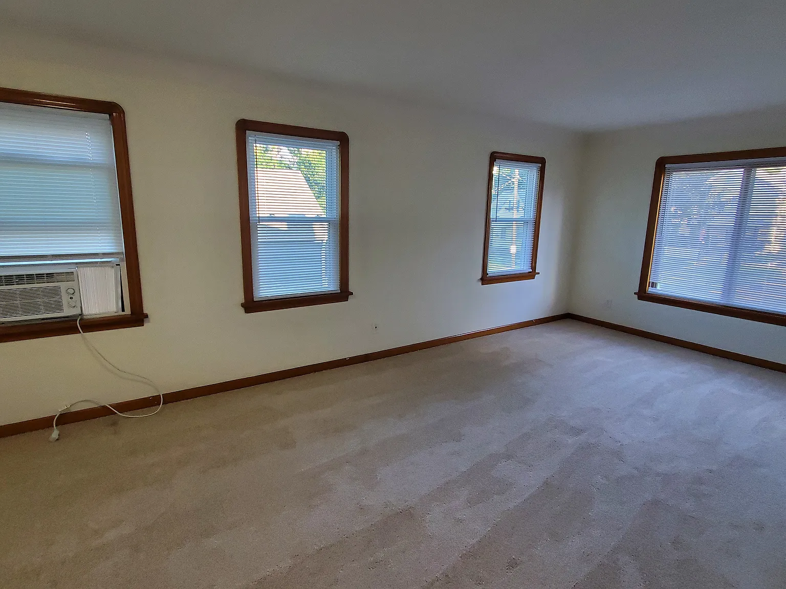 2 bed, 988 sqft, $1,100 — Photo 3