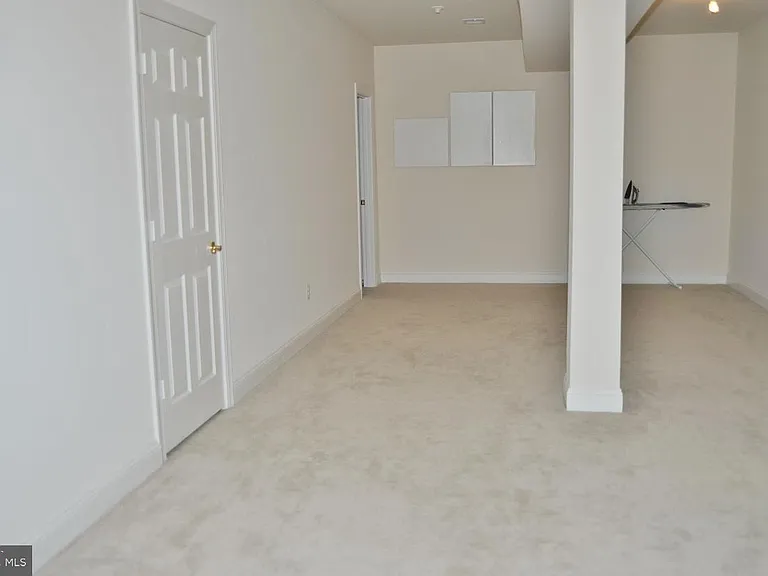 7582 Venture Dr — Photo 8