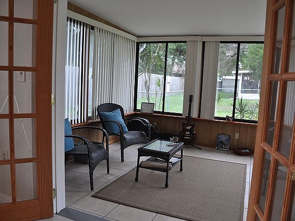 sunny Florida room 
