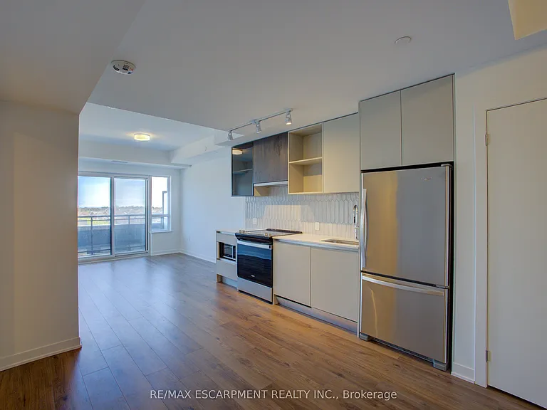 395 Dundas St W #413 — Photo 10