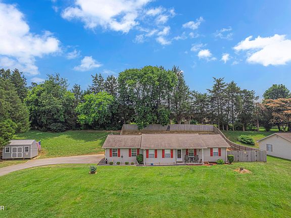3rd image of 2746 Kentwood Dr