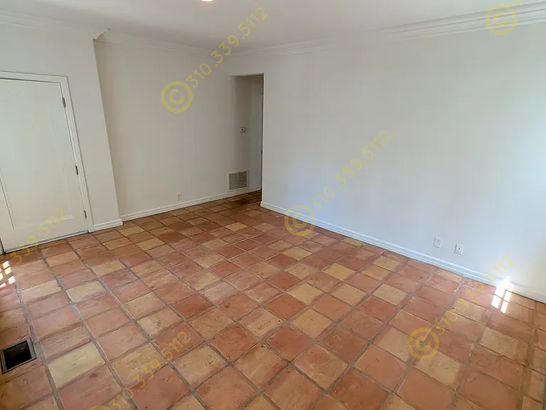 118 S Camden Dr #D — Photo 4