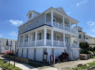 29 N Kenyon Ave, Margate, NJ 08402