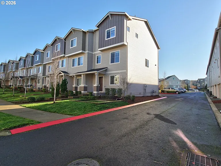 7751 NW Spirea St — Photo 2