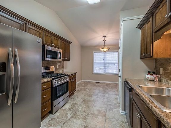 kitchen and breakfast