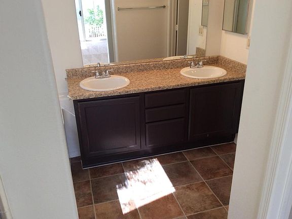 5th image of 8341 W Pershing Ave