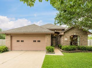 234 Mango St, Lake Jackson, TX 77566
